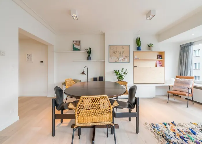 Modern And Bright Seaside App W Seaview & Terrace 오스텐드